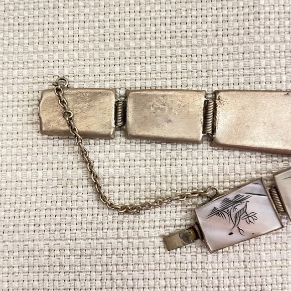 Vintage 40-s Hand Painted Mother of Pearl Asia Bracelet - Picture 5 of 5
